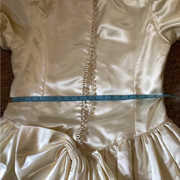 👰‍♀️  VINTAGE 1980’s PEARL BUTTON BACK w/ Satin BOW BRIDAL GOWN IVORY - Picture 9 of 16
